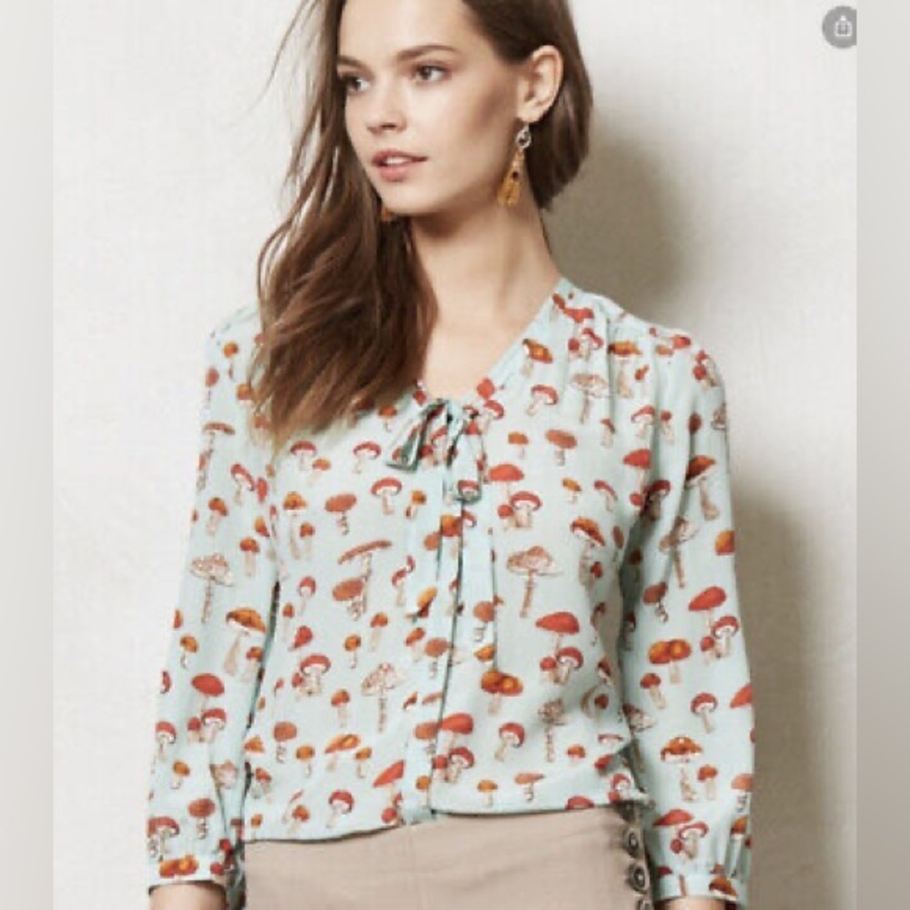 Moulinette Soeurs Anthropologie 100% silk bow tie toadstool mushroom blouse